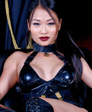 Jin, an Asian woman looking for kinky sexting chat